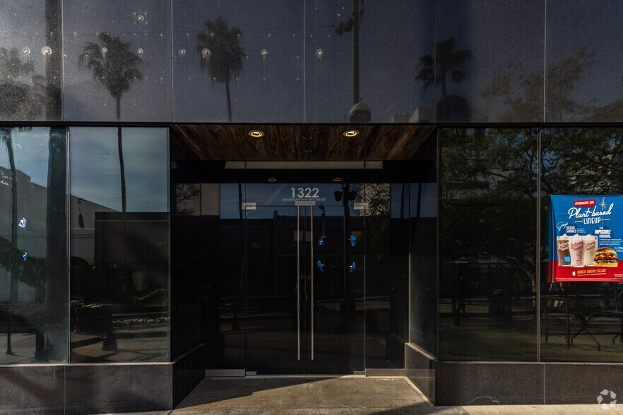 More Photos Of 1322 3rd Street Promenade, Santa Monica General Retail For Lease