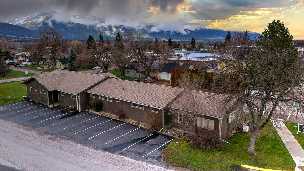 More Photos Of 401 W Main St, Stevensville Medical For Sale