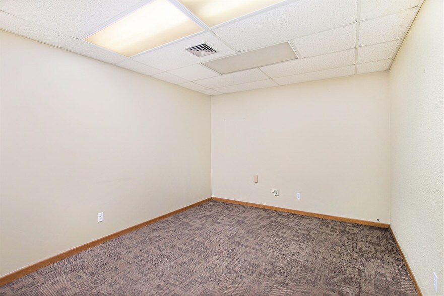 More Photos Of 710 1st Ave SW, Largo Office For Lease