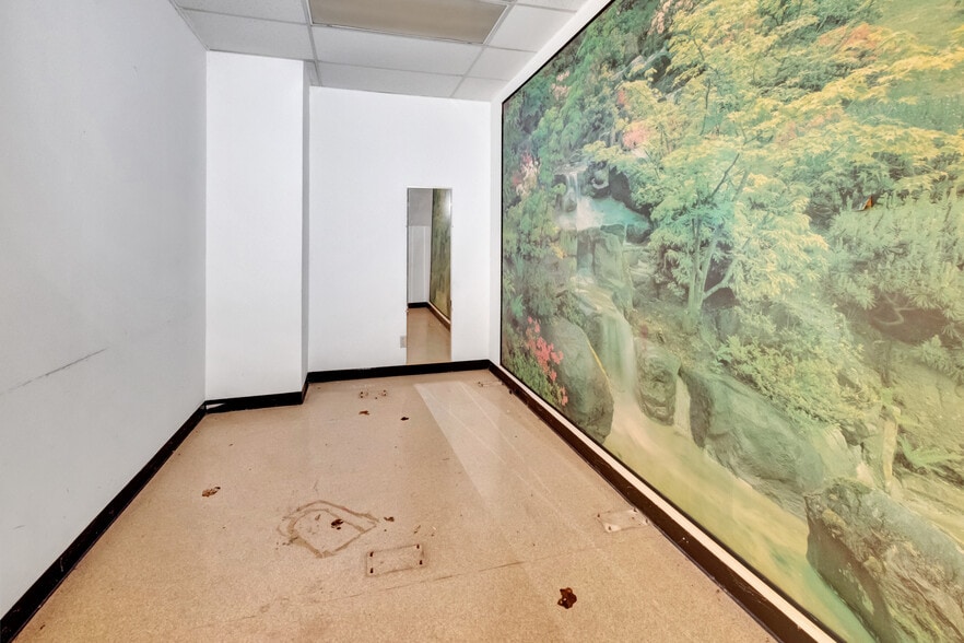 More Photos Of 104 Teakwood Dr, Victoria Medical For Sale