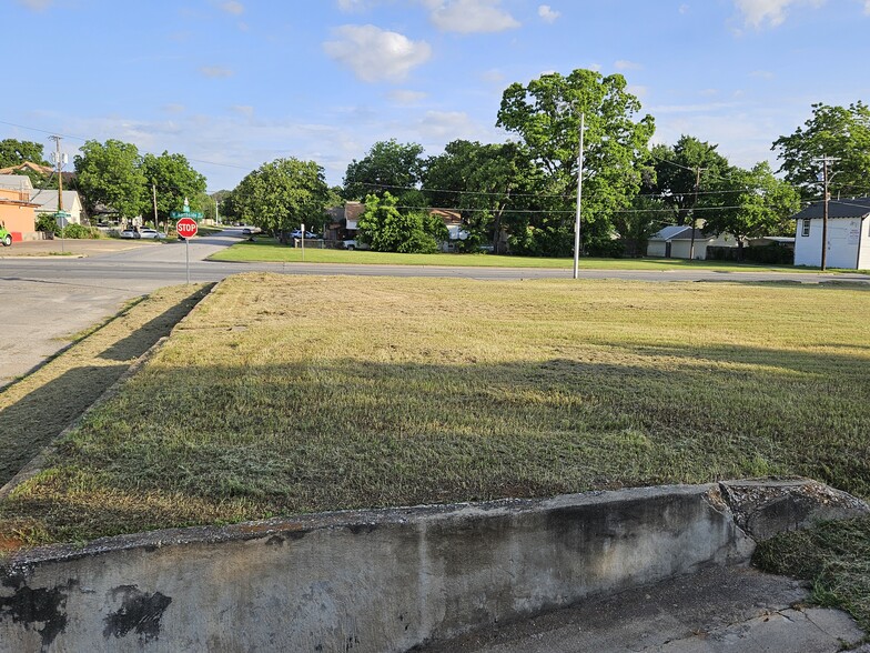 Primary Photo Of 323, 325, 3299 Northside Dr & 1222 Clinton Ave, Fort Worth Land For Sale