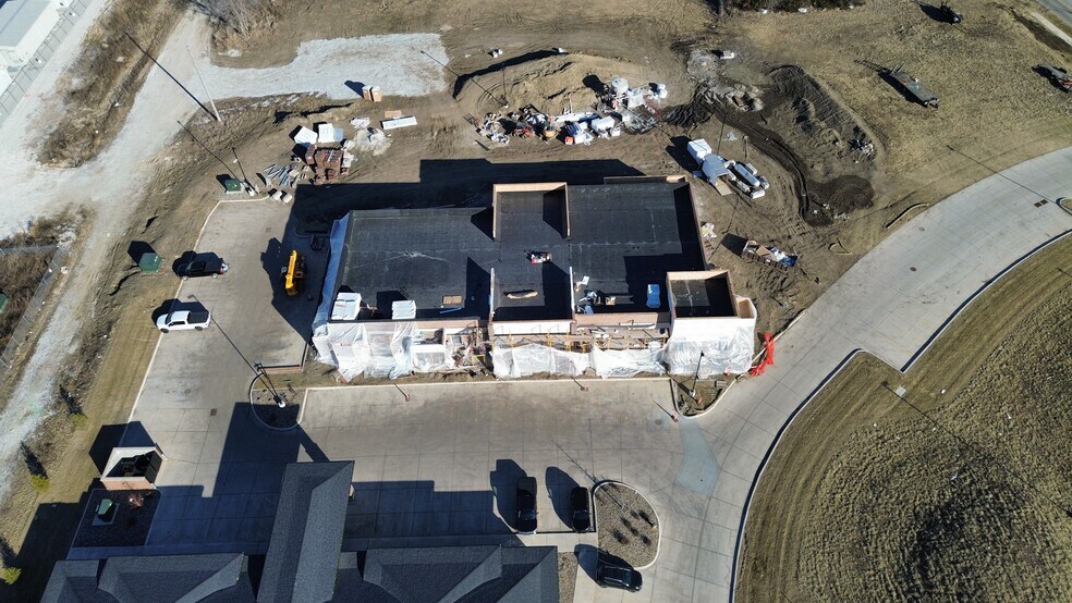 More Photos Of 1930 Magazine Rd, Ankeny Office For Lease