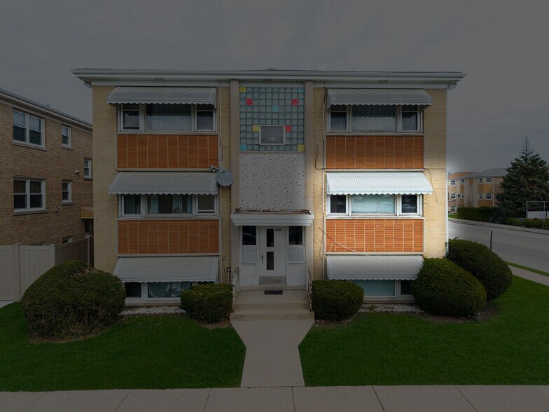 More Photos Of 4401 N Newcastle Ave, Harwood Heights Apartments For Sale
