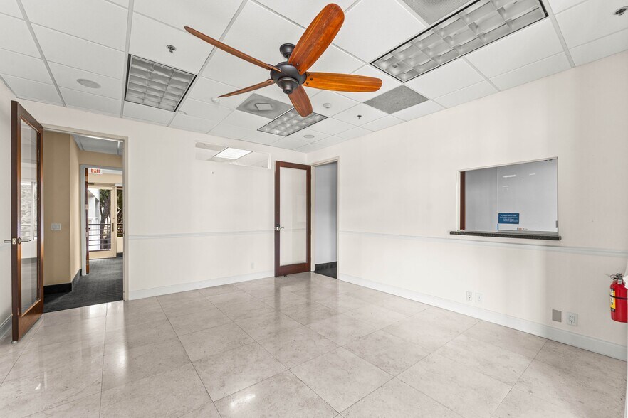 More Photos Of 7820-7860 Glades Rd, Boca Raton Office For Lease