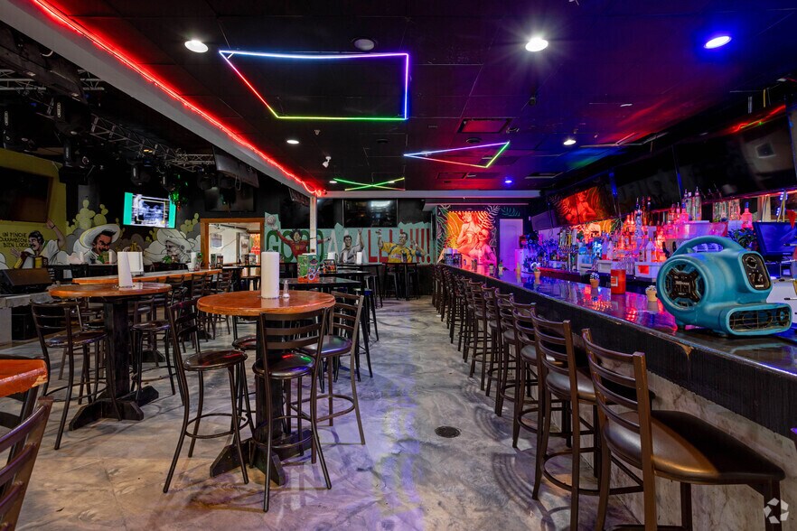 More Photos Of 9710 N Lamar Blvd, Austin Restaurant For Sale