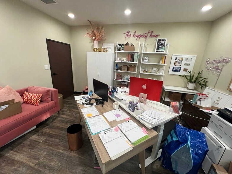 More Photos Of 13227 Saticoy St, North Hollywood Warehouse For Lease