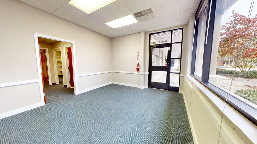 More Photos Of 130 N Gross Rd, Kingsland Medical For Sale