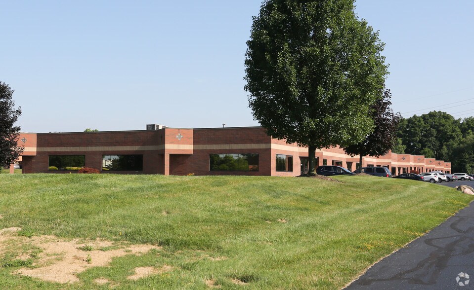 Primary Photo Of 30405 Solon Rd, Solon Light Manufacturing For Sale