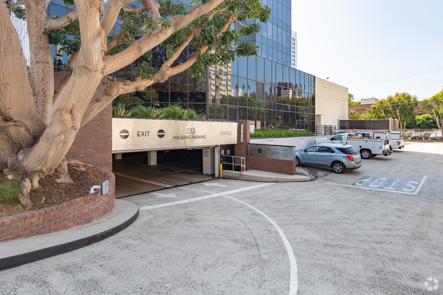 More Photos Of 233 Wilshire Blvd, Santa Monica Office For Lease