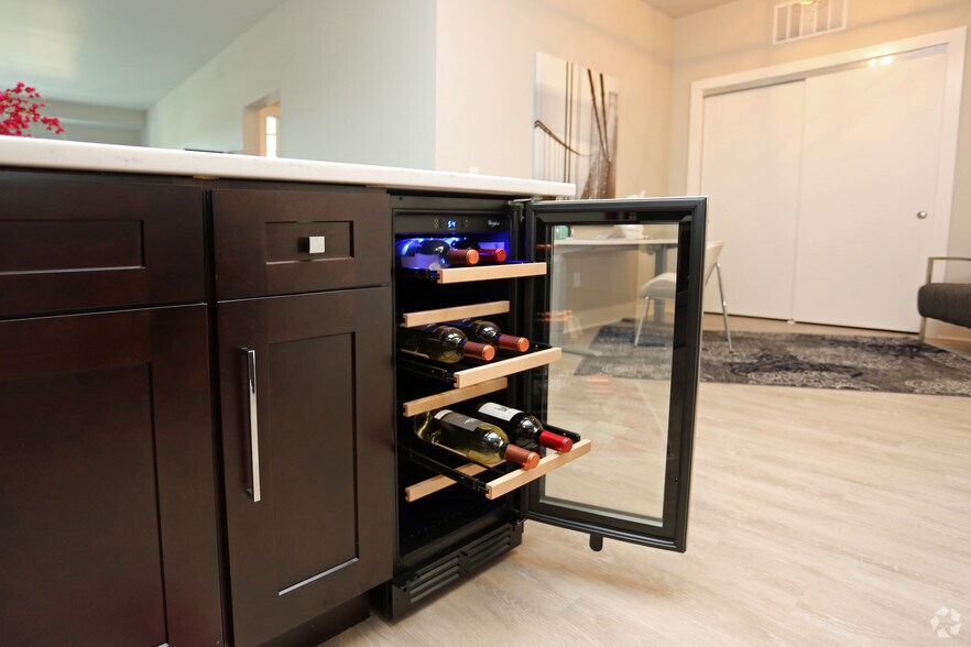 More Photos Of 4175 N Oakland Ave, Shorewood Multifamily For Sale