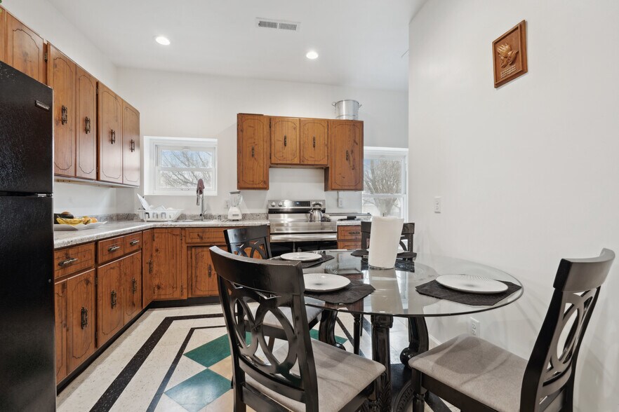 More Photos Of 310 2nd St SE, Dyersville Specialty For Sale