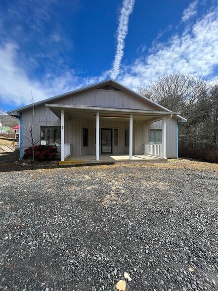 Primary Photo Of 28 Mullin Hill Rd, Spruce Pine Flex For Sale