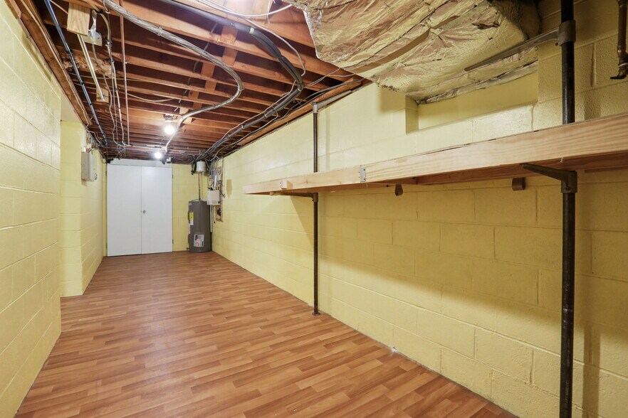 More Photos Of 411 Albany Ave, Kingston Storefront Retail Office For Sale