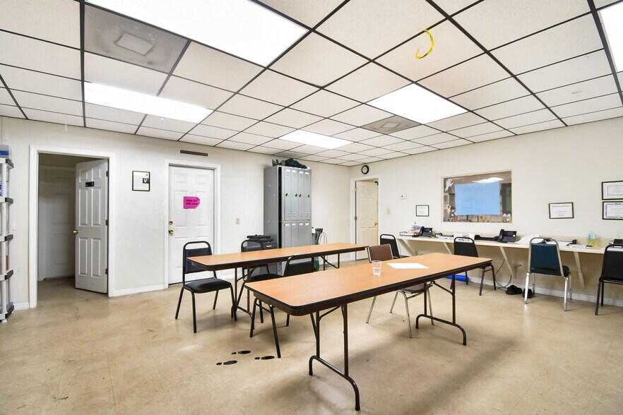 More Photos Of 1761 Dobbs Rd, Saint Augustine Warehouse For Lease