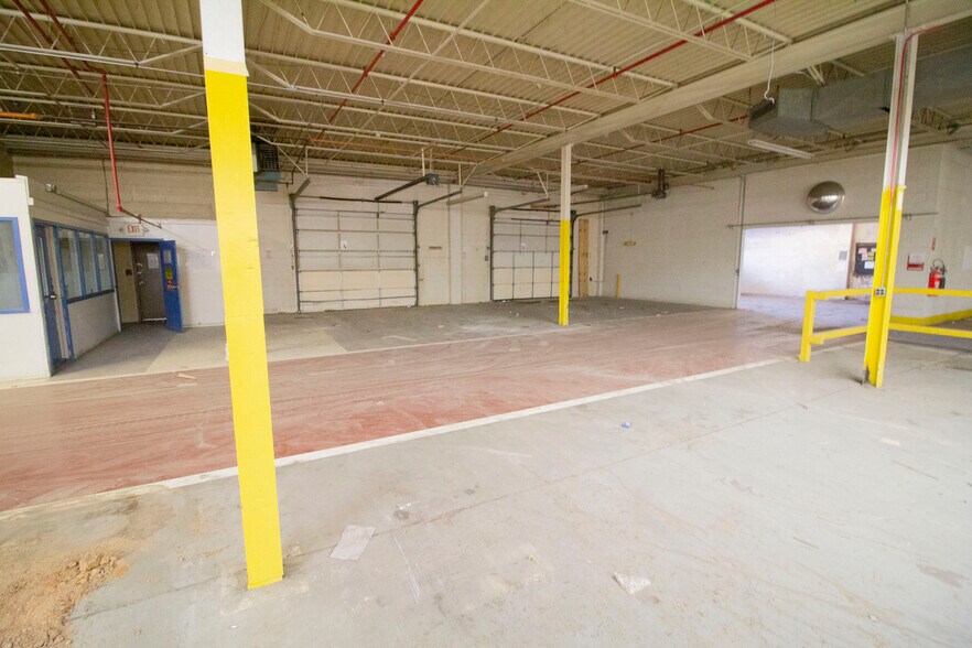 More Photos Of 126 Avenue C, Springfield Manufacturing For Sale