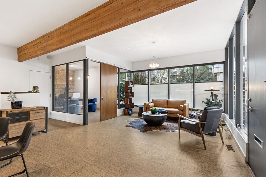 More Photos Of 3625 Woodland Park Ave N, Seattle Office For Sale