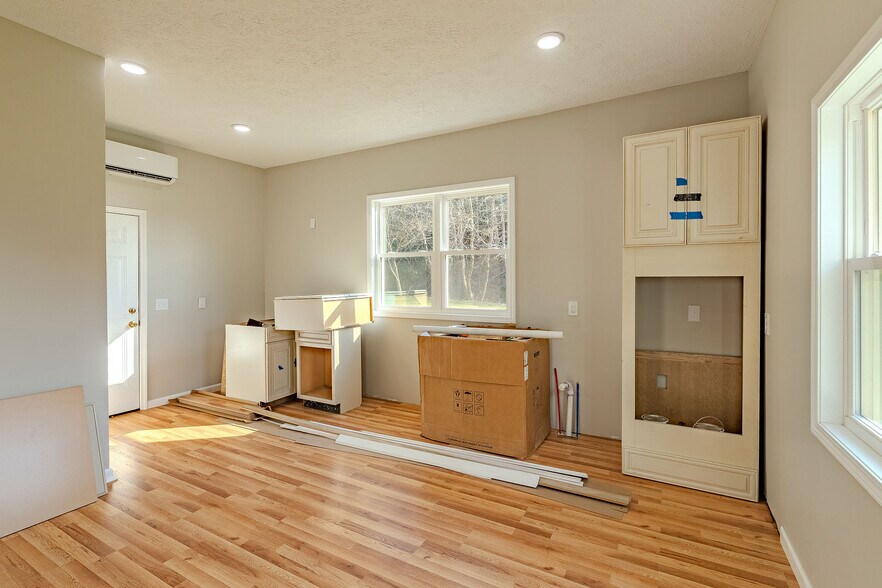 More Photos Of 12 Scenic Rd, Fries General Retail For Sale