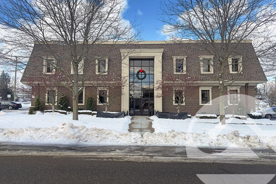 More Photos Of 44004 Woodward Ave, Bloomfield Hills Office For Lease