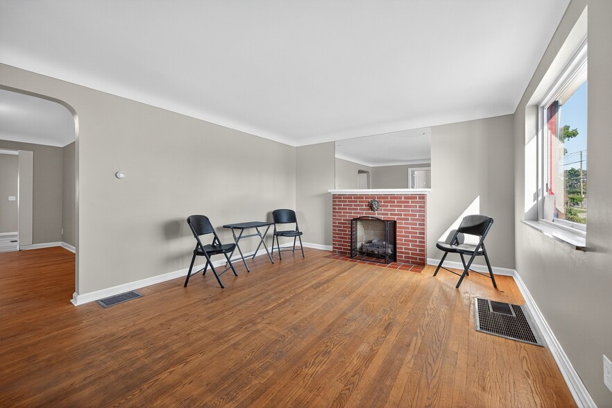 More Photos Of 5709 Cheviot Rd, White Oak Office For Sale