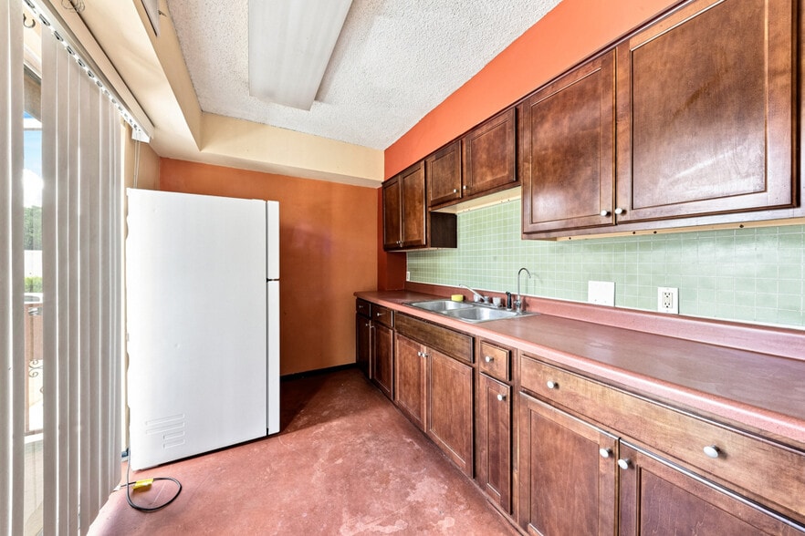 More Photos Of 1131 Babcock Rd, San Antonio Office Residential For Sale