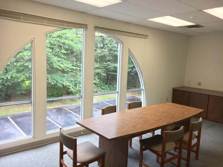 More Photos Of 111 Simsbury Rd, Avon Medical For Lease