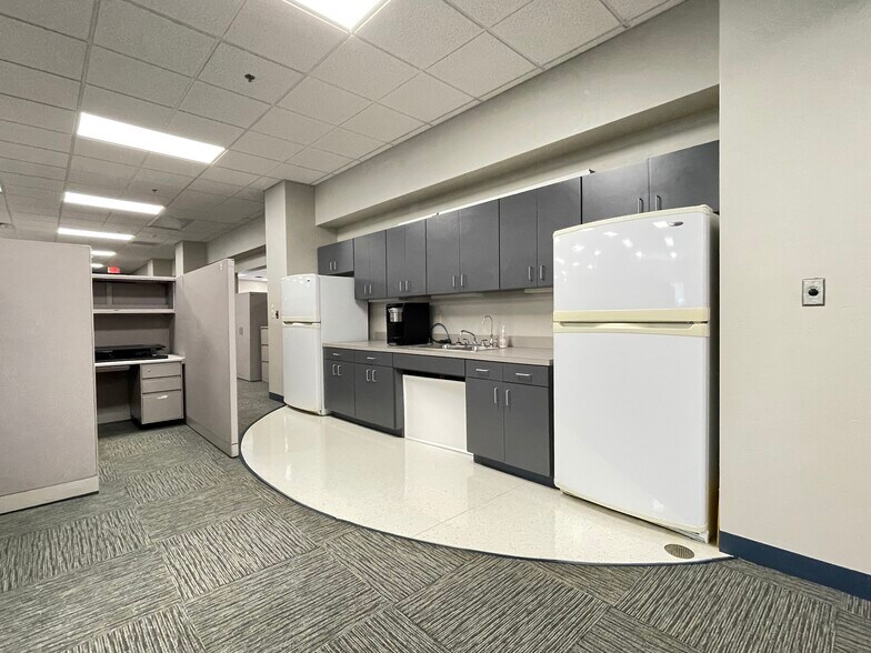 More Photos Of 1615 NW 80th Blvd, Gainesville Office For Sale