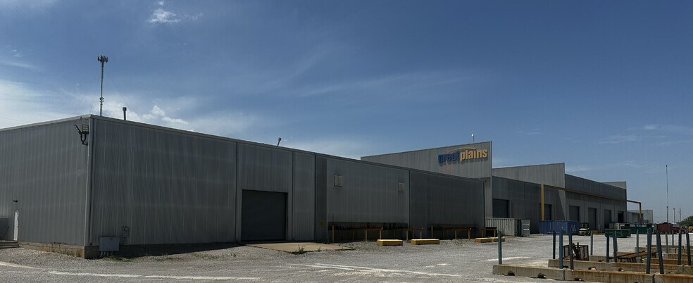 More Photos Of 3401 S Radio Rd, El Reno Light Manufacturing For Sale