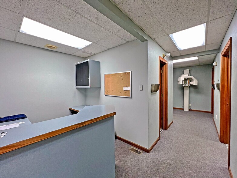 More Photos Of 2900 Frank Scott Pky W, Belleville Office For Sale