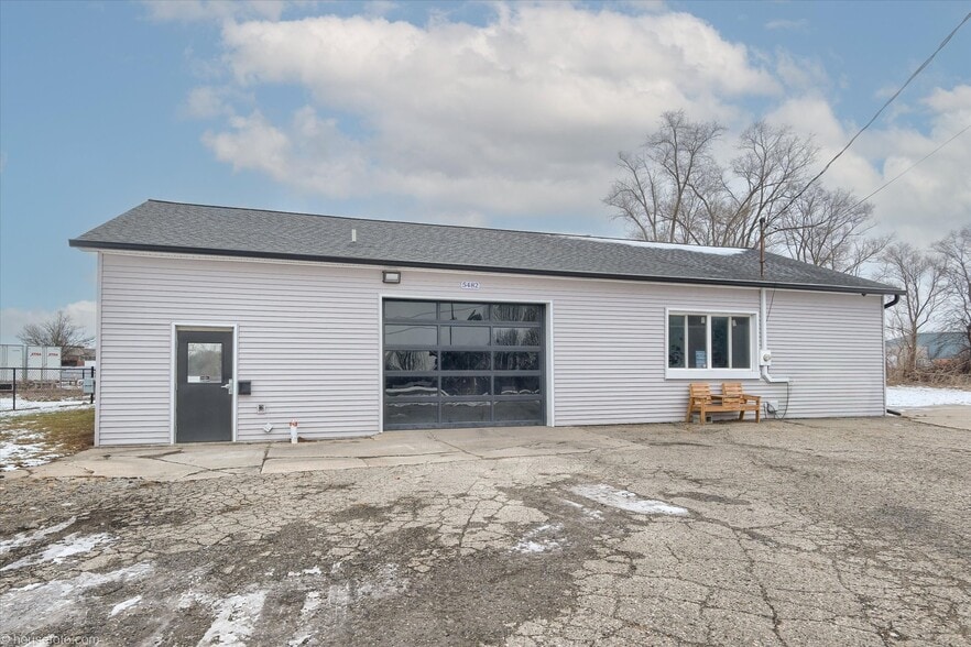 More Photos Of 5482 Miller Rd, Swartz Creek Auto Repair For Sale