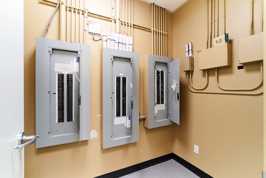 More Photos Of 108 W 3rd St, Long Beach Restaurant For Lease