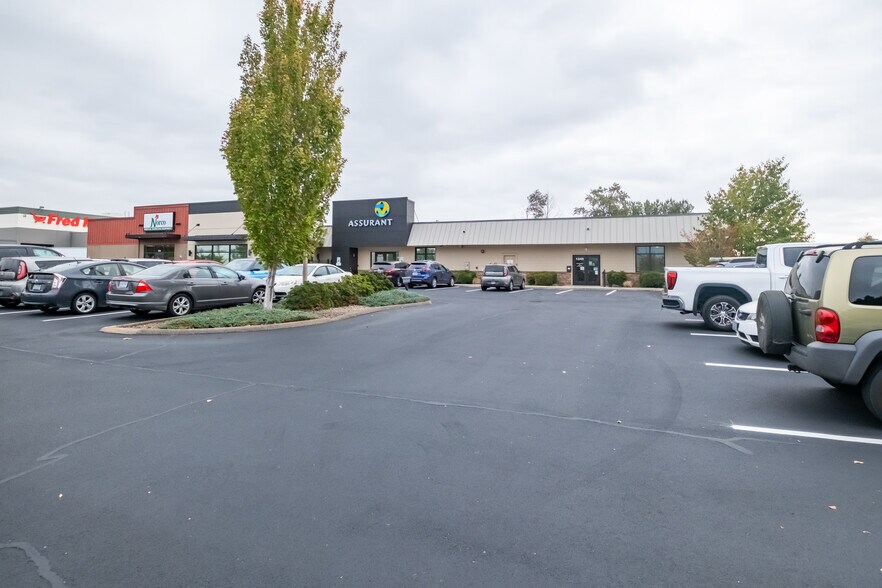 More Photos Of 1241 SE Clay St, Albany Storefront For Sale