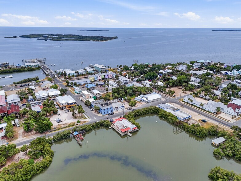 More Photos Of 505 3rd St, Cedar Key Restaurant For Sale