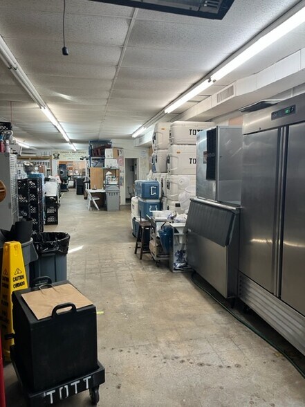 More Photos Of 1237 Strickland Rd, Roswell Light Distribution For Lease