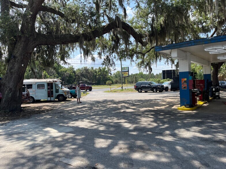 More Photos Of 6076 N Orange Blossom Trl, Mount Dora Auto Repair For Sale