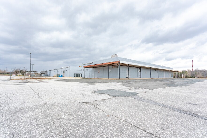 More Photos Of 2201-2401 North Point Blvd, Baltimore Unknown For Sale