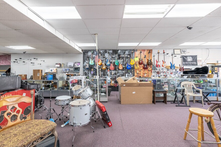 More Photos Of 10 E Main St, Fairborn Storefront For Sale