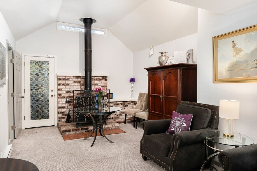 More Photos Of 3037 Foothill Blvd, Calistoga Hospitality For Sale