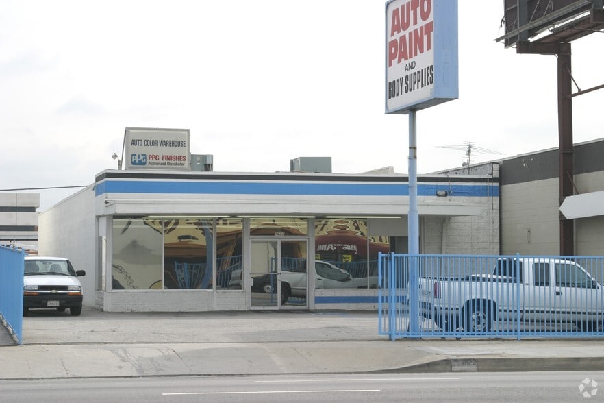 More Photos Of 7622 Van Nuys Blvd, Van Nuys Warehouse For Lease