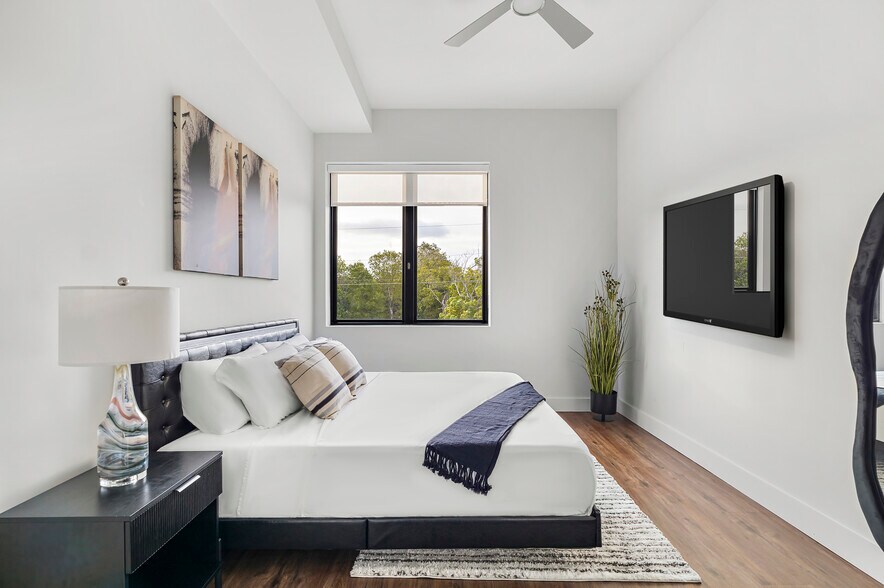 More Photos Of 5515 Humming Bird Ln, Austin Apartments For Sale