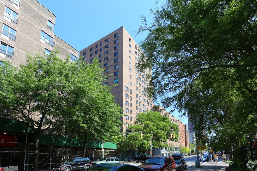 More Photos Of 1900-1932 Lexington Ave, New York Apartments For Lease