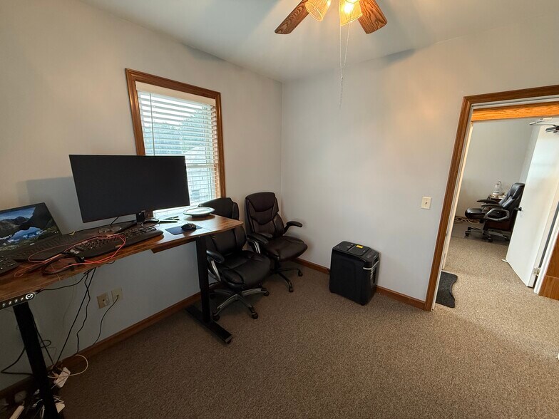 More Photos Of 624 E Main St, Lancaster Office For Lease