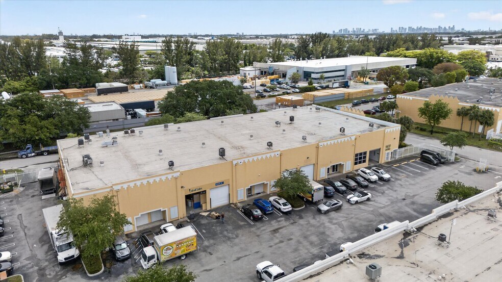 More Photos Of 3815 NW 125th St, Opa Locka Showroom For Lease