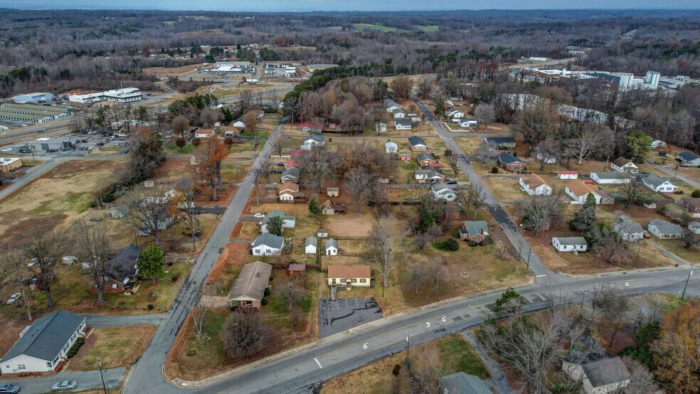 More Photos Of 1806 Vance St, Reidsville General Retail For Sale