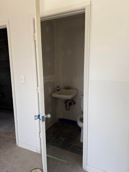 More Photos Of 4715-4717 Harrison Rd, Fredericksburg General Retail For Lease