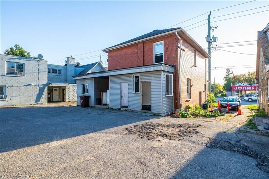More Photos Of 225 Water St N, Cambridge Apartments For Sale