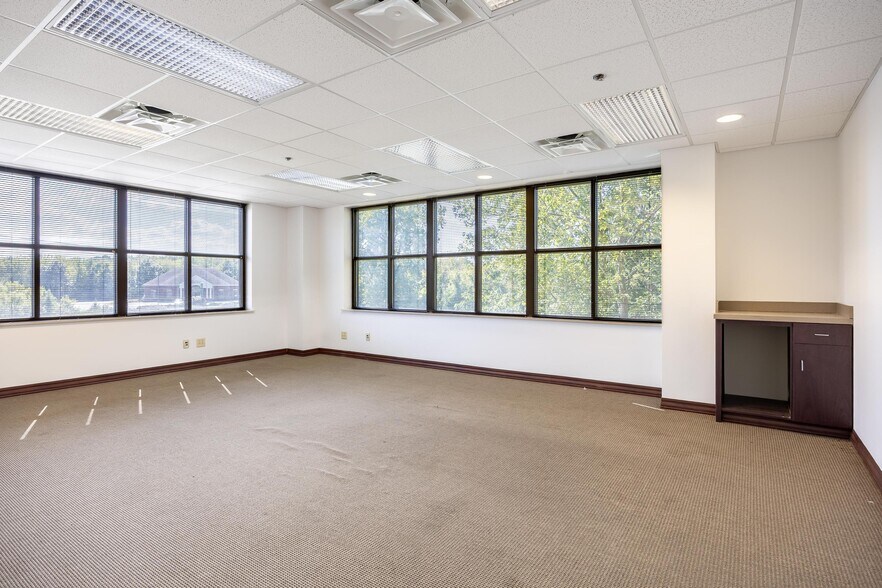 More Photos Of 3855 N Ocoee St, Cleveland Office For Sale