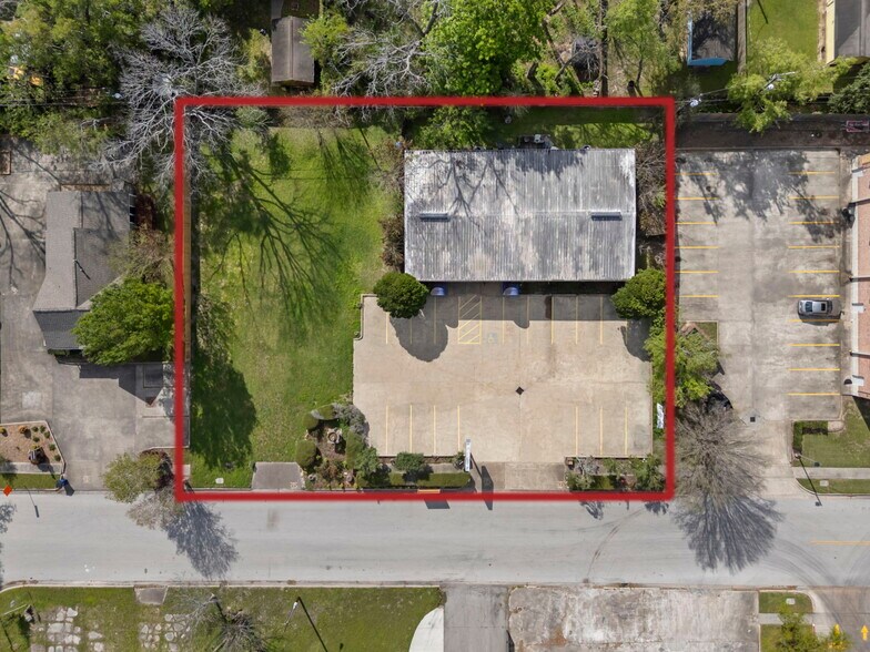 More Photos Of 125 E Galveston St, League City Freestanding For Sale