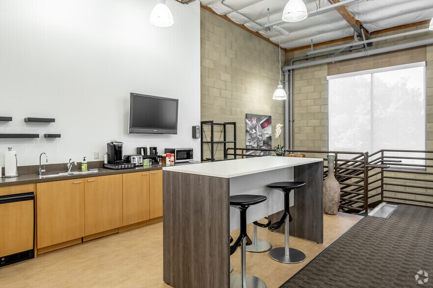 More Photos Of 9930 Irvine Center Dr, Irvine Loft Creative Space For Lease