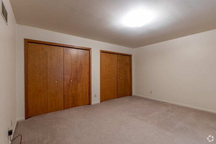 More Photos Of 1571 N Hickory Rd, Owosso Apartments For Sale