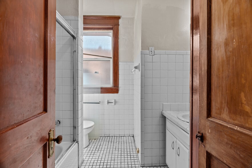 More Photos Of 4504 Arsenal St, Saint Louis Multifamily For Sale